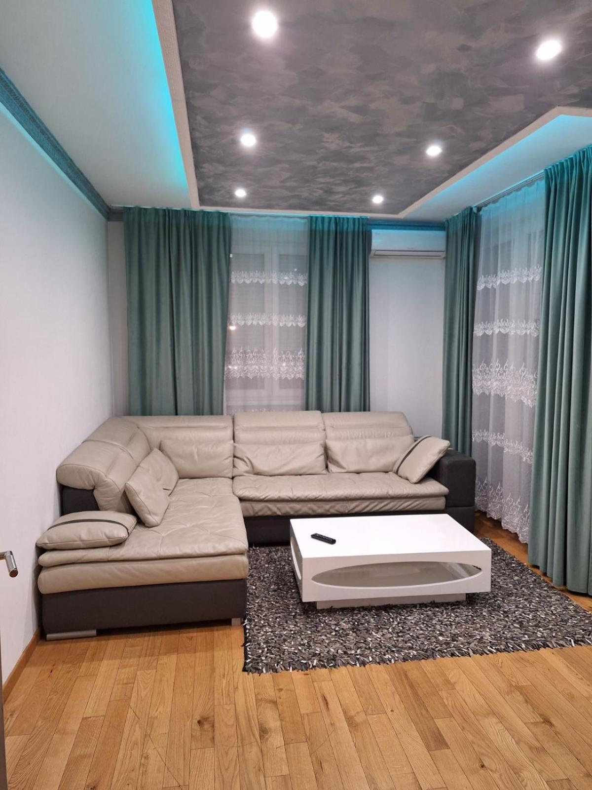 Elegantna Oaza Apartment บันยาลูกา ภายนอก รูปภาพ