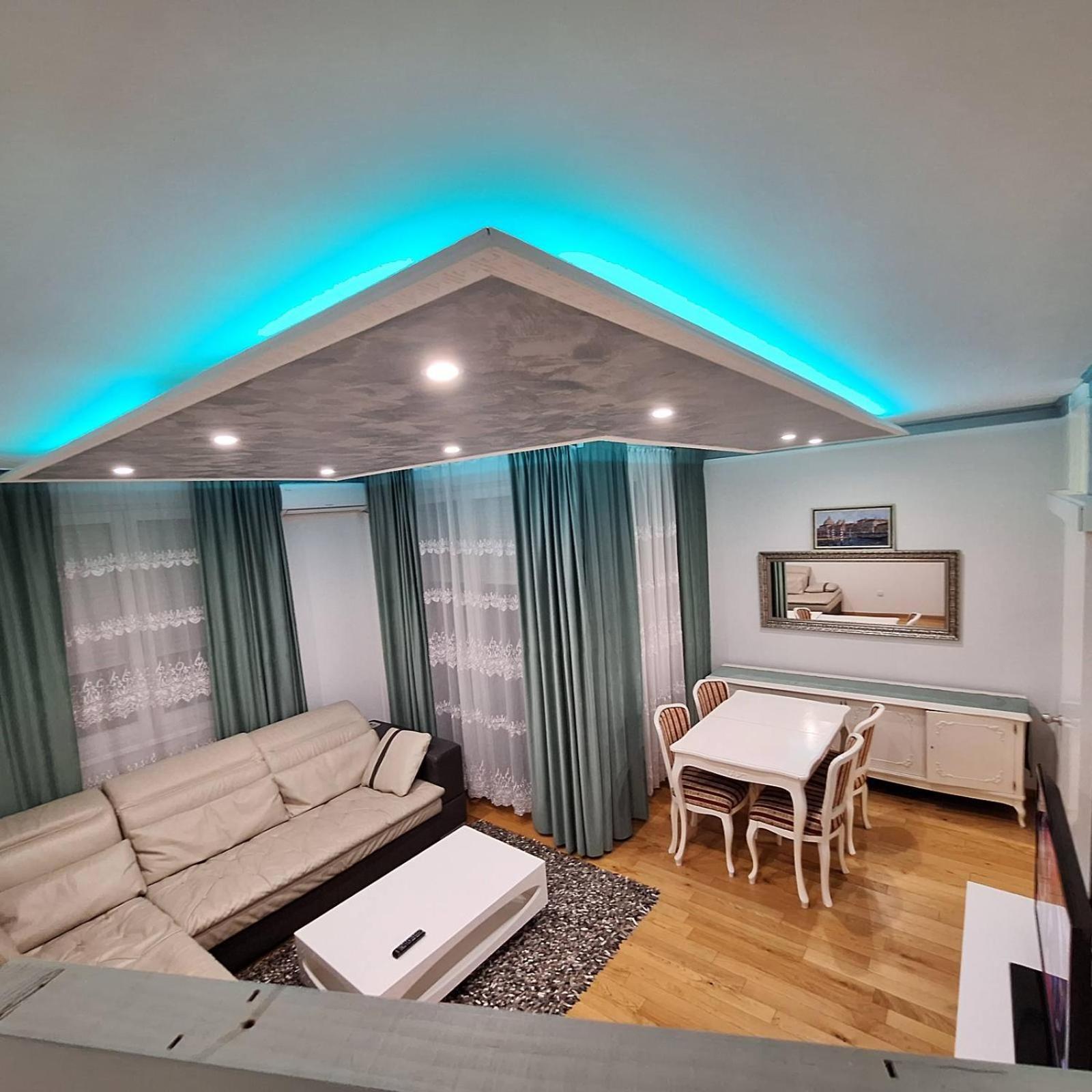 Elegantna Oaza Apartment บันยาลูกา ภายนอก รูปภาพ